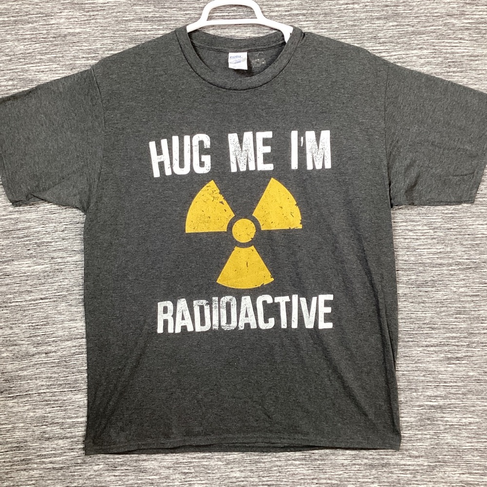 Men’s Grey T-shirt Round Neck with Hugs me IM RADIOACTIVE